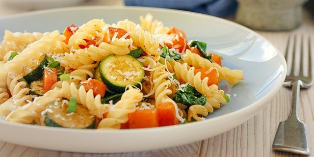 PASTA CON LE ZUCCHINE E TONNO