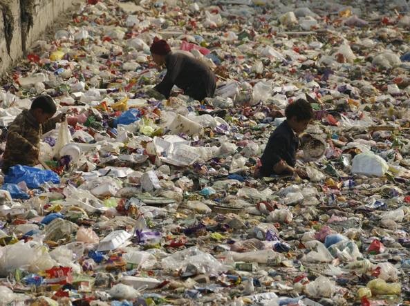 Ambiente - Emergenza la Plastica 