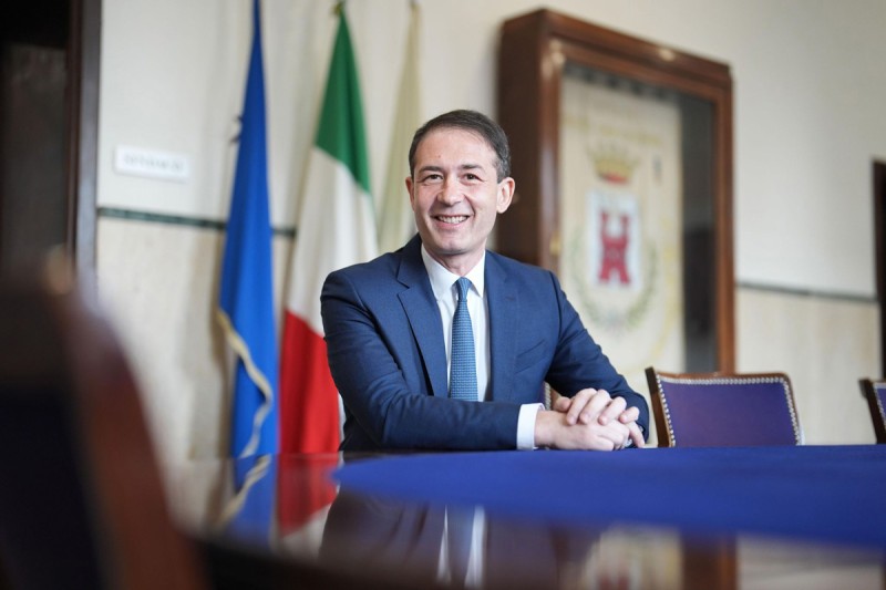 SICUREZZA, FERMATO DALLA POLIZIA LOCALE UOMO IN POSSESSO DI COCAINA. PLAUSO DEL SINDACO ROBERTO DI STEFANO: “PROSEGUE NOSTRO IMPEGNO PER CONTRASTARE LO SPACCIO DI DROGA”