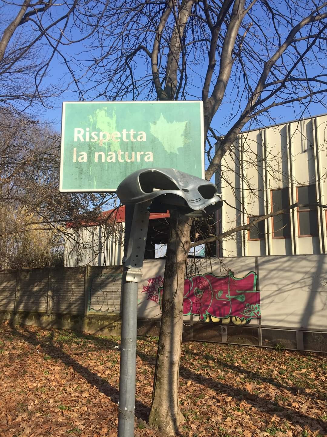 Sesto - VANDALI, FANNO ESPLODERE UN CESTINO
