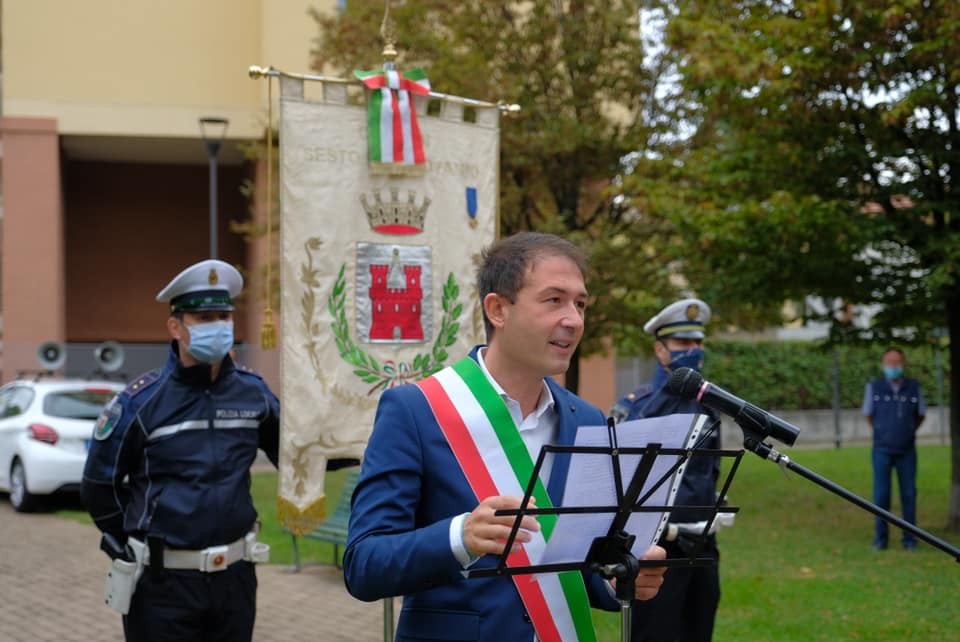 Sesto - INTITOLATO GIARDINO MAZZINI/PURICELLI GUERRA A SCULTORE GUALTIERO ANELLI
