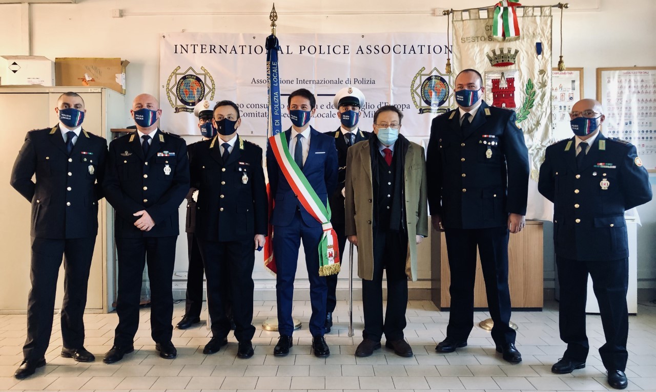 Sesto - POLIZIA LOCALE, 4 AGENTI INSIGNITI DELLA CROCE