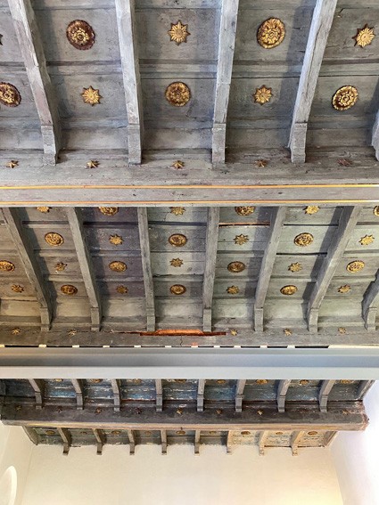 Sesto - LA SALA DEL CAMINO IN VILLA PURICELLI GUERRA: CHIUSA NEL 2015 PERCHE' INAGIBILE, E' STATA RESTITUITA ALLA CITTADINANZA.