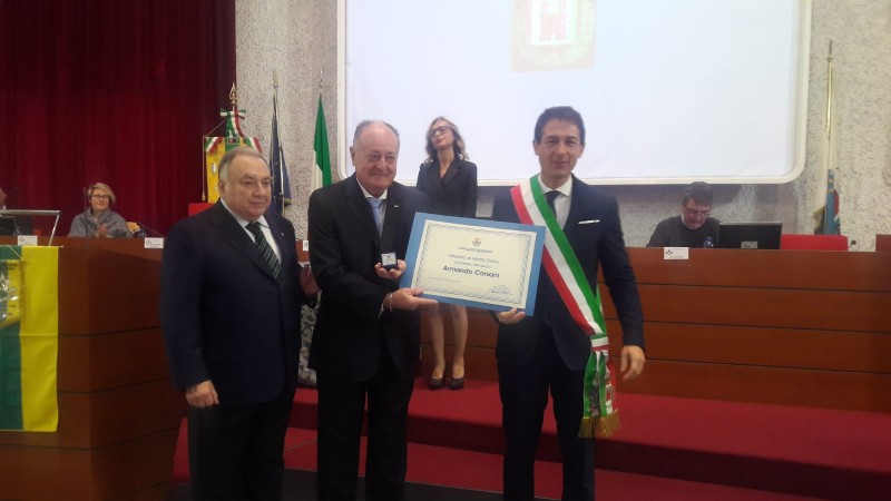 Sesto - Celebrate le premiazioni al merito dei  Maestri del Lavoro e premiazione di 19 studenti lavoratori