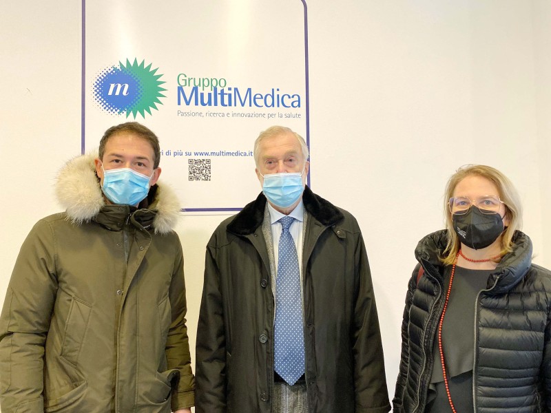 Sesto - OGGI VISITA DEL SINDACO DI STEFANO AL CENTRO VACCINALE MULTIMEDICA