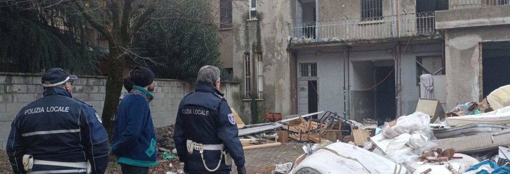 Sesto - la lotta contro il degrado e la delinquenza ha portato allo sgombero degli occupanti abusivi dell’edificio di via Marconi 248-252! 