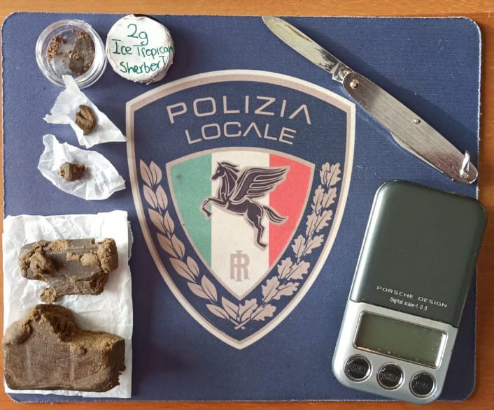 Sesto - Polizia Locale deferisce all’Autorita’ giudiziaria, giovane intento allo spaccio di stupefacenti.