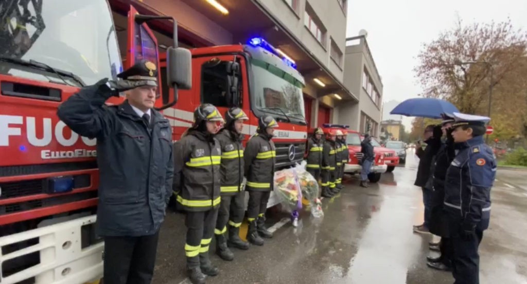 Omaggio delle forze dell’ordine ai Vigili de Fuoco di Sesto per la Strage di Alessandria.