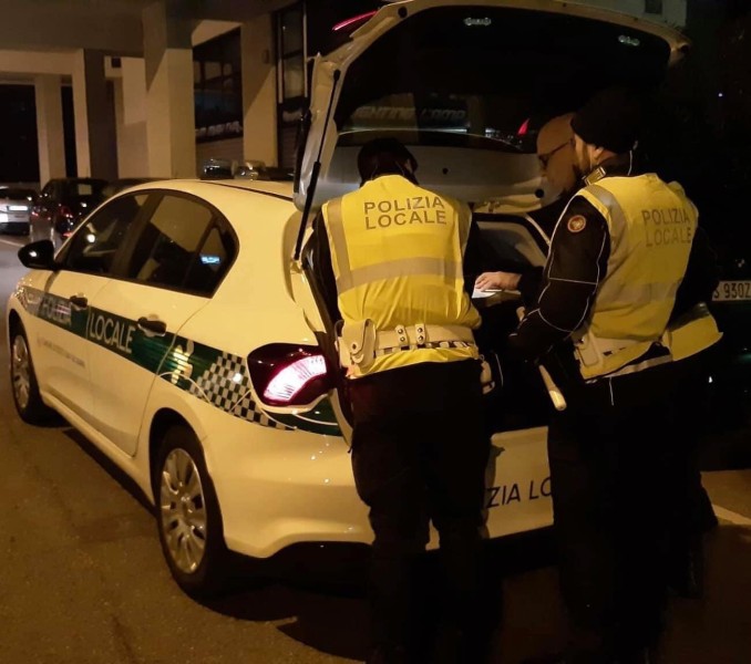 Sesto - ARRESTATO SPACCIATORE NORDAFRICANO CON L'ACCUSA DI SPACCIO IN PIAZZA TRENTO E TRIESTE.