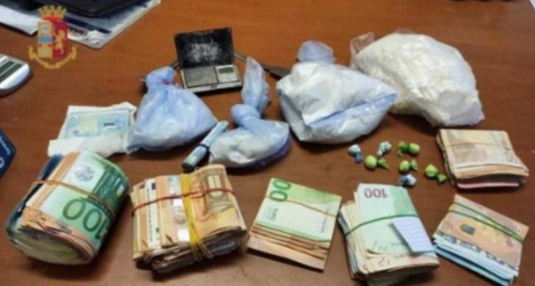 Sesto - SPACCIATORE ARRESTATO IN VIA F.LLI DI DIO