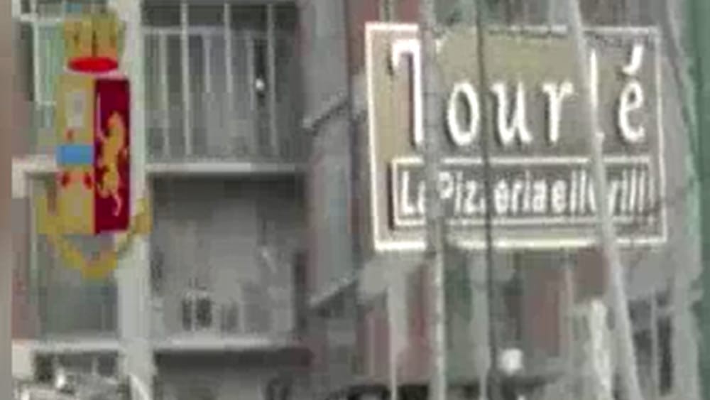 Soldi della 'Ndrangheta per gestire ristoranti giro-pizza 9 arresti