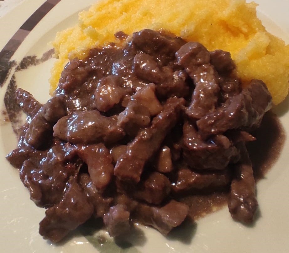 IN CUCINA CON ARSELIO: Straccetti cotti nel vino, con polenta