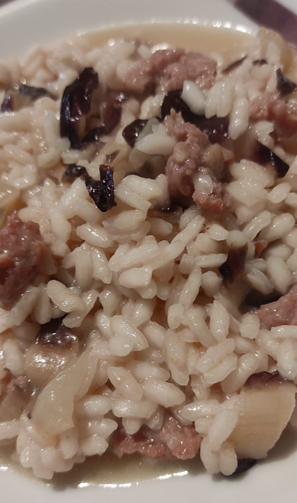 Risotto con radicchio trevisano e salsiccia