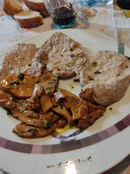Scaloppine al vino bianco con porcini