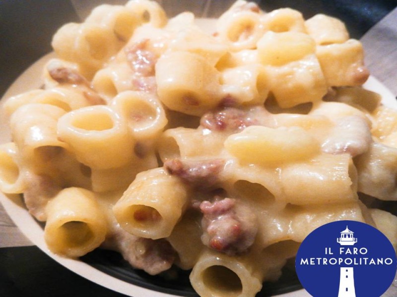 MEZZE MANICHE CON CREMA DI PATATE E SALSICCIA -09-NOVEMBRE 2020
