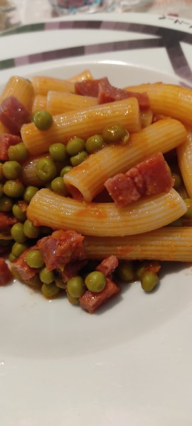 IN CUCINA CON ARSELIO: Maccheroni con ciauscolo piselli e parmigiano