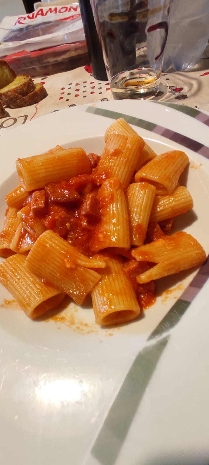 IN CUCINA CON ARSELIO: Maniche con sugo di ciauscolo (simil matriciana)