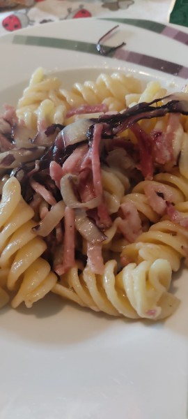 IN CUCINA CON ARSELIO: Fusilloni con speck radicchio e montasio