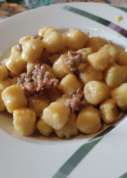 IN CUCINA CON ARSELIO:  Gnocchi con salsiccia e zola 