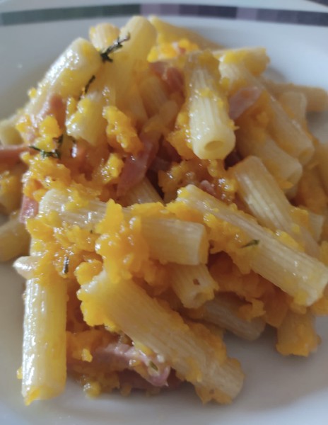 IN CUCINA CON ARSELIO:  Sedanini con zucca e speck