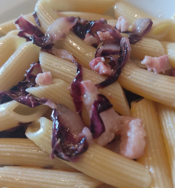 IN CUCINA CON ARSELIO - Ricetta: Penne con Radicchio Trevisano e Guanciale