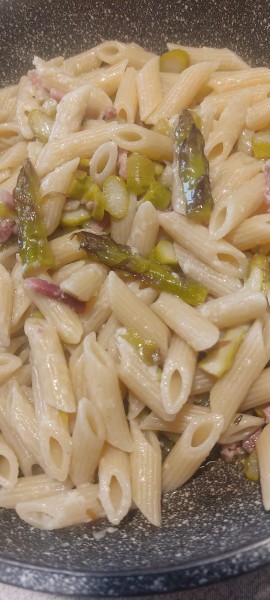 IN CUCINA CON ARSELIO: Penne speck asparagi e parmigiano
