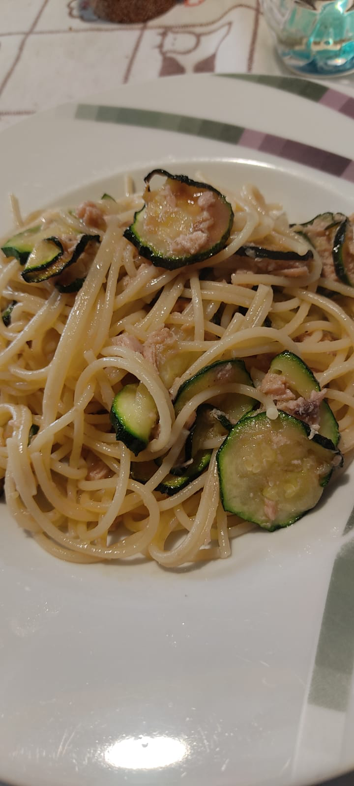 IN CUCINA CON ARSELIO: Spaghetti tonno e zucchine