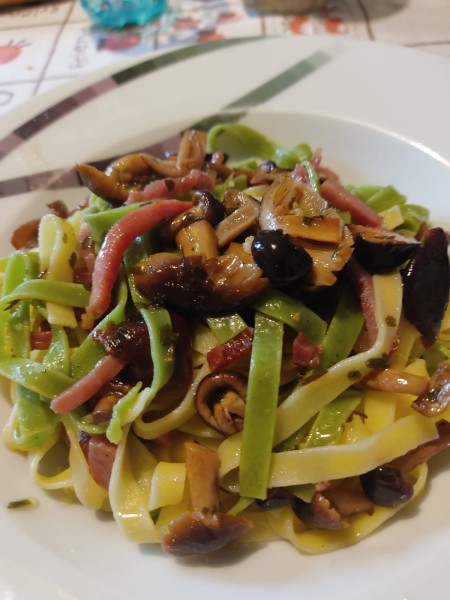 IN CUCINA CON ARSELIO - Tagliatelle con pioppini e speck