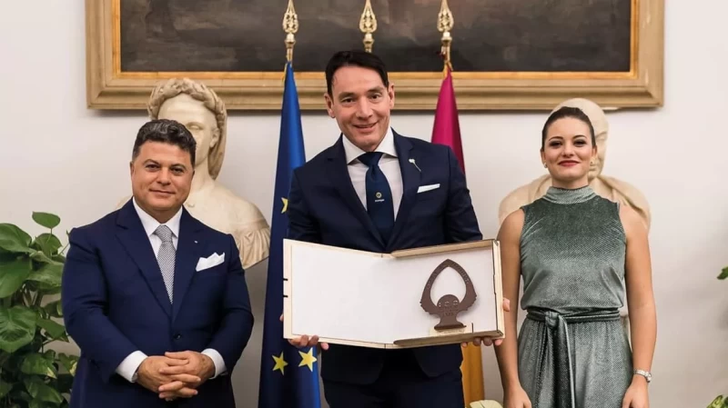 Gruppo ET Spa: si distingue per essere un punto di riferimento per privati e aziende nel mondo dell’energia “green”.