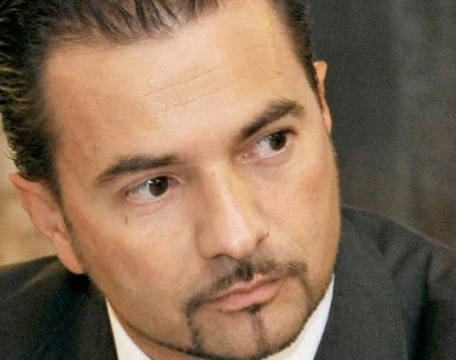 Sesto - PAOLO VINO APPARENTAMENTO CON MICHELE FOGGETTA