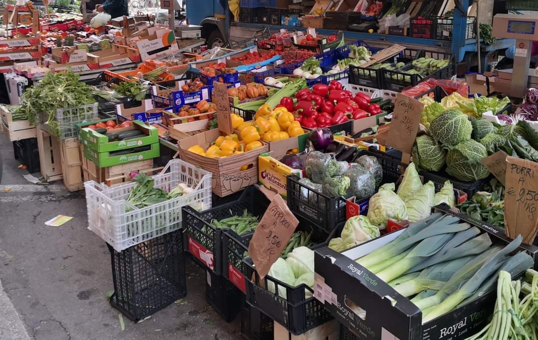 Sesto - MERCATO RONDINELLA DA SABATO CAMBIA LOOK