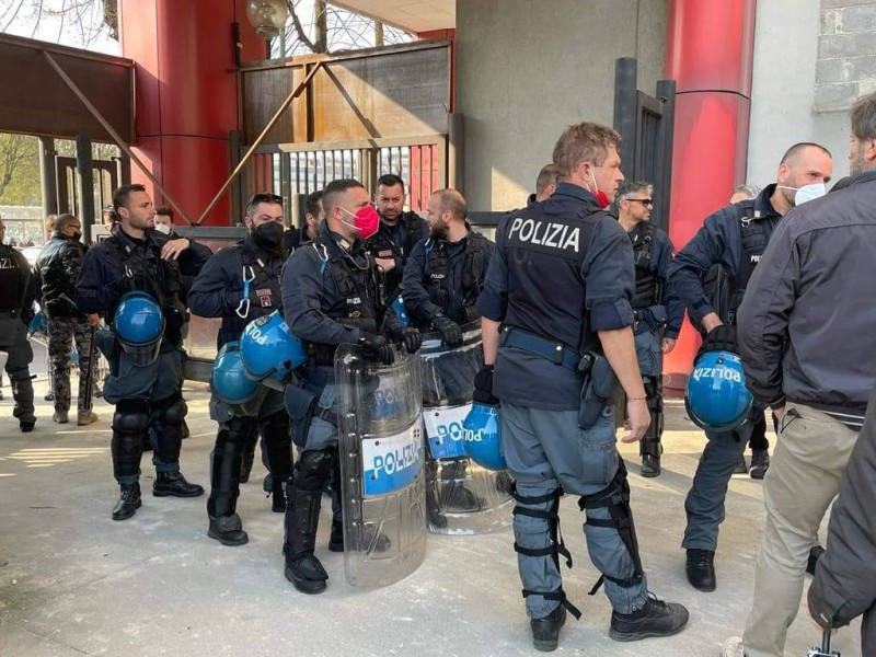 SGOMBERATO EX PALAZZO IMPREGILO IN VIALE MARELLI