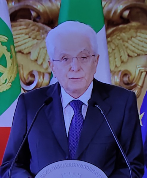 IL PRESIDENTE SCIOGLIE LE CAMERE - SI VA' A VOTARE