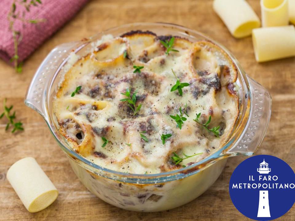 il faro metropolitano Paccheri gratinati ripieni di stracchino radicchio e speck